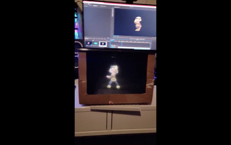 海外3Dアーティストさん、ホログラムイカちゃんをディスプレイできる画期的な装置を発明