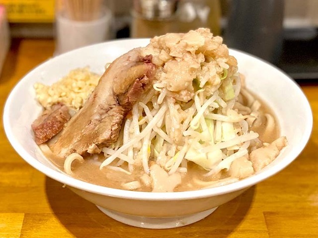 ラーメン二郎初挑戦ワイ、野菜だけで腹いっぱいになる